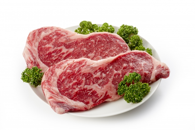 猫にお肉を与えても大丈夫?鶏肉・豚肉・牛肉の種類別に注意点を解説! 3 e6950b7ae69e247ab2aeb0d0a7b5a64a