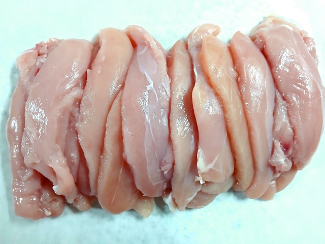 猫にお肉を与えても大丈夫?鶏肉・豚肉・牛肉の種類別に注意点を解説! 5 040271d0f13ece26a36f4190930b5c28